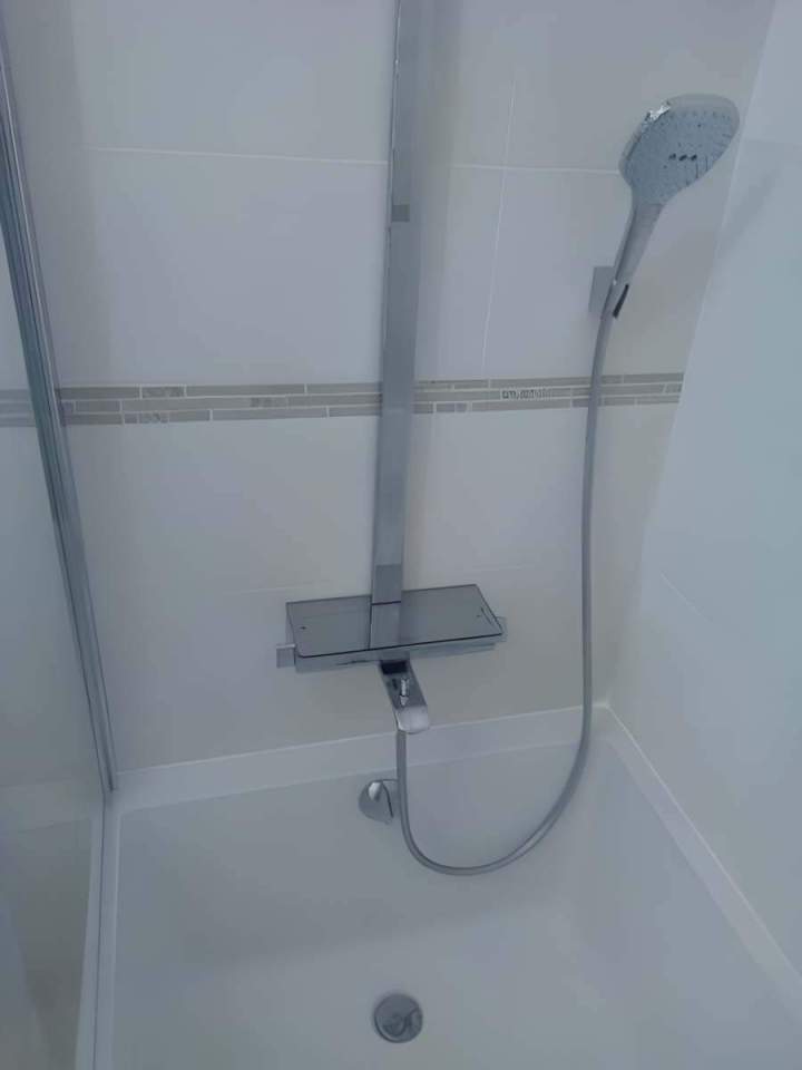 Colonne de douche thermostatique, Yvelines