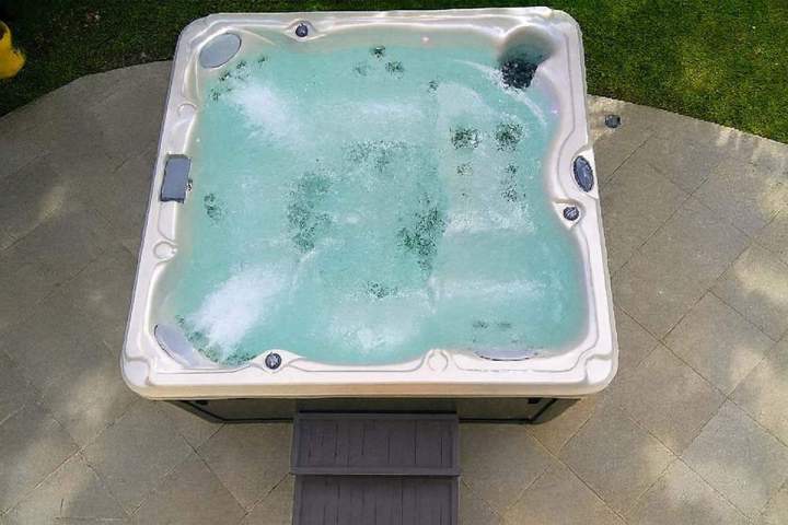 Bain à remous d'extérieur, Yvelines