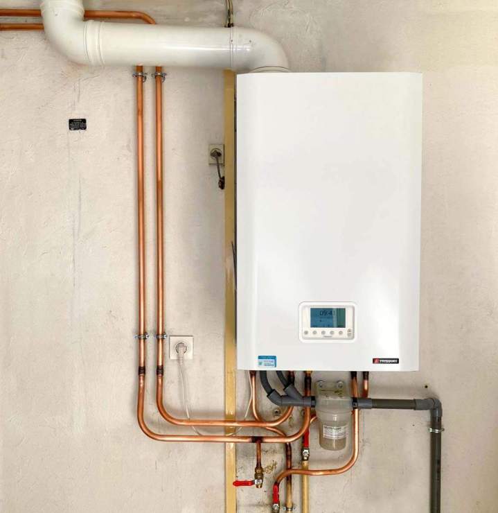 Chaudière murale à gaz Frisquet Hydromotrix Condensation Visio 25 kW, Yvelines